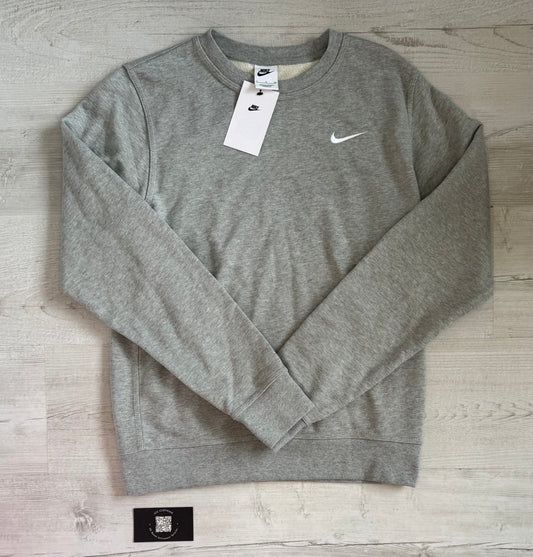 Nike Club Crew